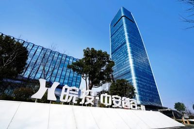 黑尾大勾為何怕人躲起來？揭秘其膽小行為與應對方法，黑尾大勾膽小躲人原因解析及馴養技巧