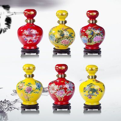 金龍魚酒瓶是什么酒，金龍魚酒瓶是產(chǎn)自杏花村的清香型糧食白酒