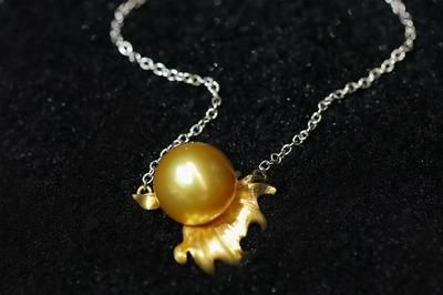 龍魚吊墜佩戴有什么說法嗎vs祥龍魚場：龍魚吊墜佩戴在文化中具有深遠的寓意