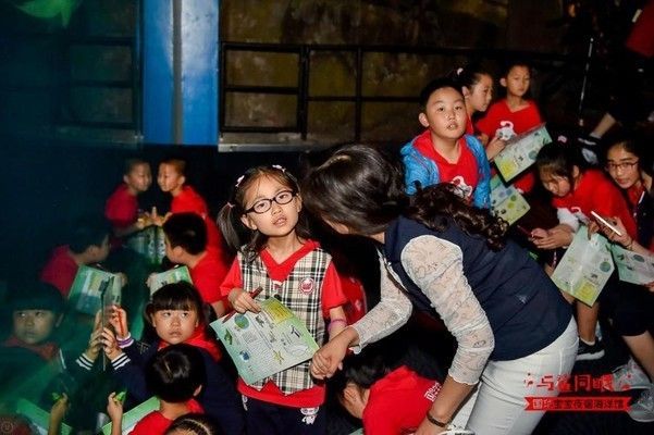 夜間水族館特別活動(dòng)內(nèi)容（夜間水族館特別活動(dòng)是一項(xiàng)吸引游客的獨(dú)特體驗(yàn)）