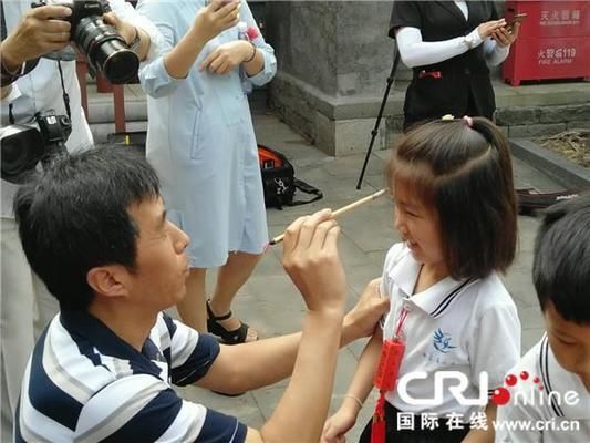 龍魚養幾年可以繁殖后代嗎：探秘龍魚繁殖，歲月沉淀下的生命的延續