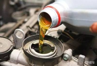 變速箱油多久換一次（變速箱油的更換周期并不是固定不變的，取決于多種因素）