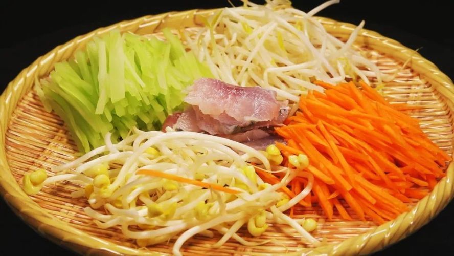星點金龍魚營養均衡食譜推薦：中魚期星點金龍魚營養補充方法,成年星點金龍魚健康飲食指南