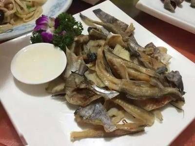 魟魚不長個(gè) 肝臟發(fā)黑：[需手動(dòng)填充]魚遇到生長停滯和肝臟病變的問題可能是多種因素引起的