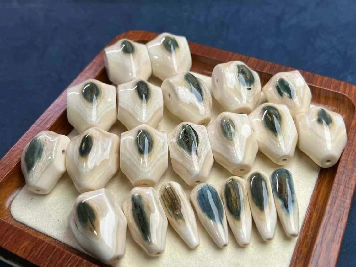 極品藍眼睛鯊魚背三通 規格：1.0，1.1，1.4，1.7，1.8，2.0，2.2