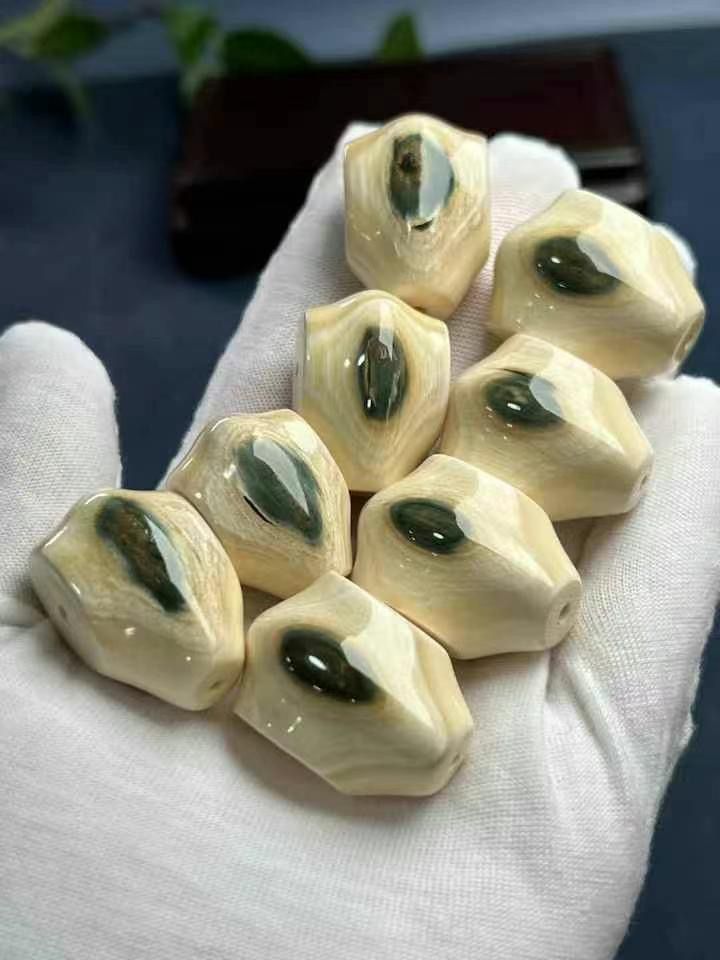 極品藍眼睛鯊魚背三通 規格：1.0，1.1，1.4，1.7，1.8，2.0，2.2