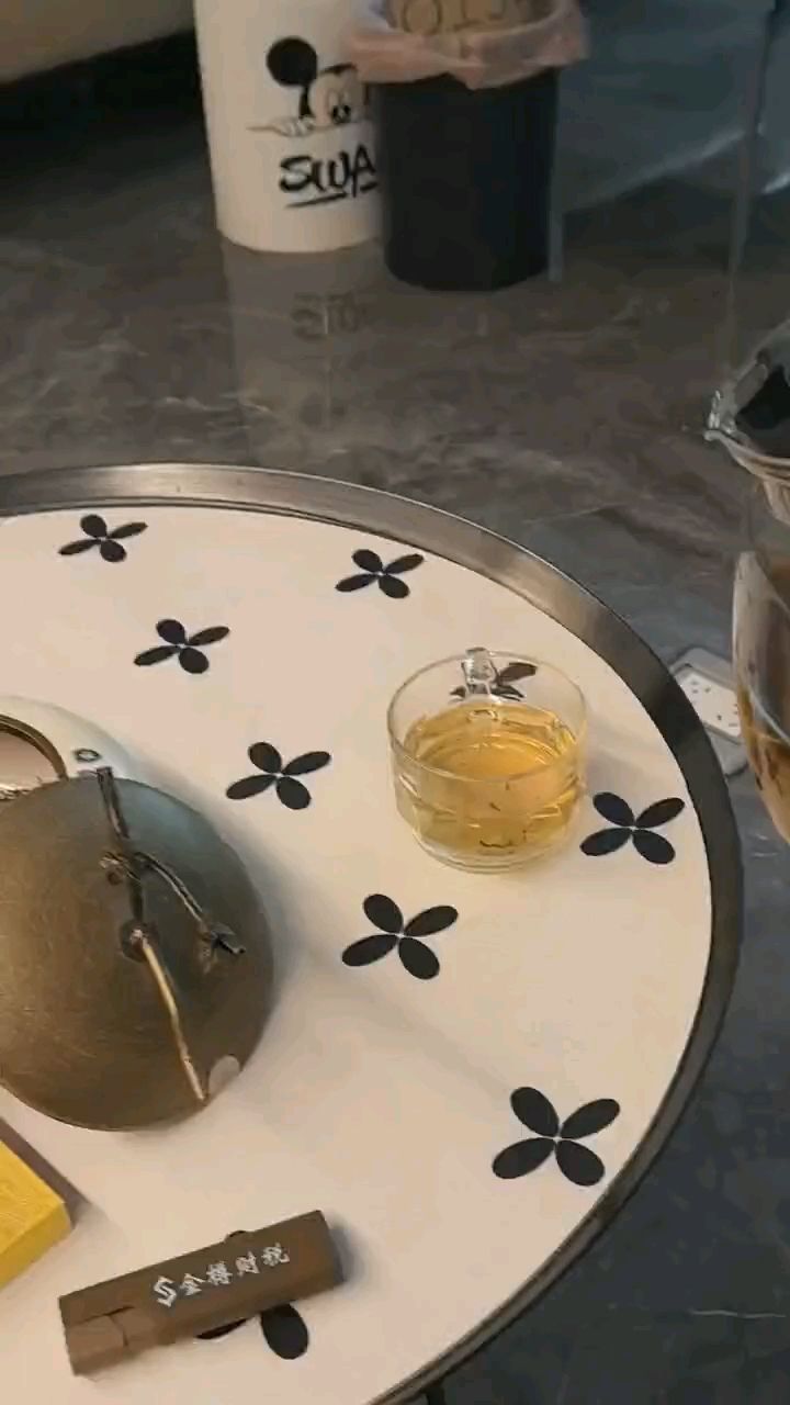 晚間的你、喝茶賞魚了嗎？