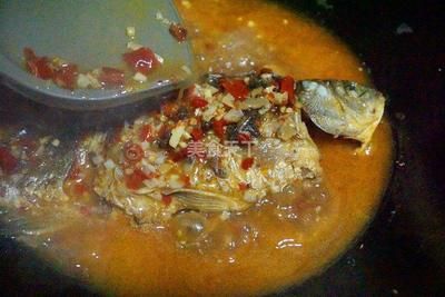 屬龍人戴魚飾品是吉還是兇？深度解析風(fēng)水命理與生肖禁忌，屬龍人佩戴魚飾品的吉兇解析，風(fēng)水命理與生肖禁忌全揭秘