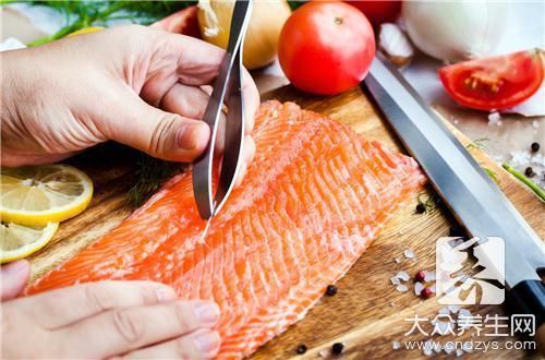龍魚食物卡在喉嚨里怎么辦vs祥龍魚場：如何處理龍魚食物卡喉的情況 龍魚食物卡在喉嚨里怎么辦vs祥龍魚場：如何處理龍魚食物卡喉的情況 vs祥龍魚場 第4張