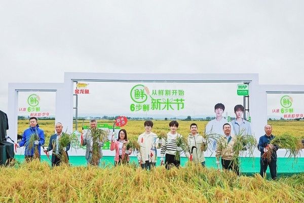 魚缸的活性炭洗不干凈會怎么樣（魚缸里的活性炭怎么洗不干凈）