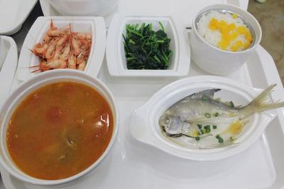 買魚缸用什么尺寸的好？全面指南助你選擇合適尺寸，買魚缸選什么尺寸好？一文教你挑選最適合的魚缸大小 買魚缸用什么尺寸的好？全面指南助你選擇合適尺寸，買魚缸選什么尺寸好？一文教你挑選最適合的魚缸大小 龍魚百科 第2張
