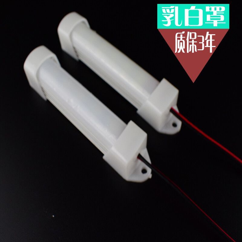 led燈帶做魚缸燈簡單：led燈帶的使用注意事項(xiàng)需要注意防水、電阻、亮度和顏色等方面的問題