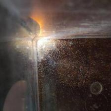 龍魚在缸底不動是什么原因？全面解析與解決方案，龍魚趴缸不動的原因及應對方法全解析，龍魚趴缸不動的常見原因及解決方法全解析 龍魚在缸底不動是什么原因？全面解析與解決方案，龍魚趴缸不動的原因及應對方法全解析，龍魚趴缸不動的常見原因及解決方法全解析 龍魚百科 第3張