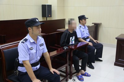 孔雀魚被水泵吸死的命運，美麗與殘酷之間的生存困境