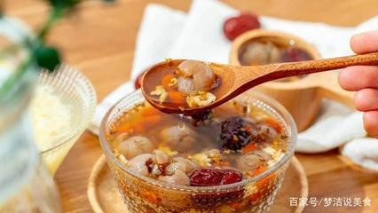 錦鯉怎么養(yǎng)才能養(yǎng)好？全面指南助你養(yǎng)出健康美麗的錦鯉 錦鯉怎么養(yǎng)才能養(yǎng)好？全面指南助你養(yǎng)出健康美麗的錦鯉 龍魚百科 第2張
