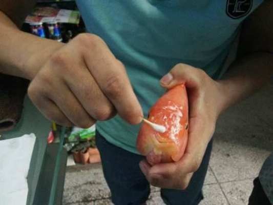 魟魚身上潰爛怎么回事：魟魚身上潰爛可能有多種原因，讓魚身上潰爛可能有多種原因