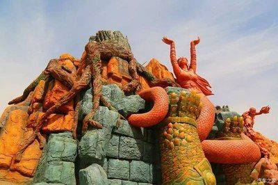 嘉峪關水族館vs祥龍魚場（嘉峪關水族館與祥龍魚場之間的差異之前，我們需要明確基本信息和特點）