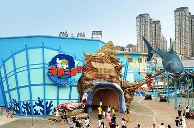 武漢水族館vs祥龍魚場（探討武漢水族館與祥龍魚場之間的差異時）