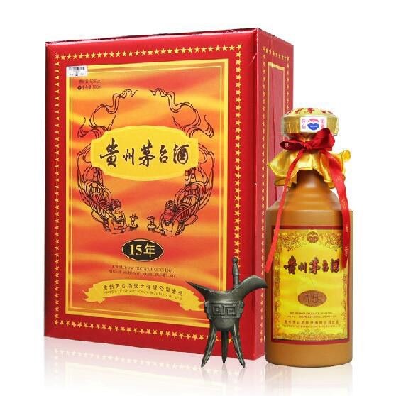 金龍魚(yú)和貴州茅臺(tái)的區(qū)別，金龍魚(yú)與貴州茅臺(tái)的區(qū)別 金龍魚(yú)和貴州茅臺(tái)的區(qū)別，金龍魚(yú)與貴州茅臺(tái)的區(qū)別 龍魚(yú)百科 第2張