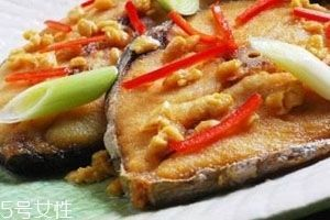 龍魚食物飼料魚冰凍方法是什么vs祥龍魚場：祥龍魚場飼料評價