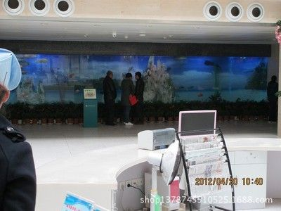超大玻璃魚缸價格：超大玻璃魚缸價格因尺寸、材質、品牌等因素有所不同