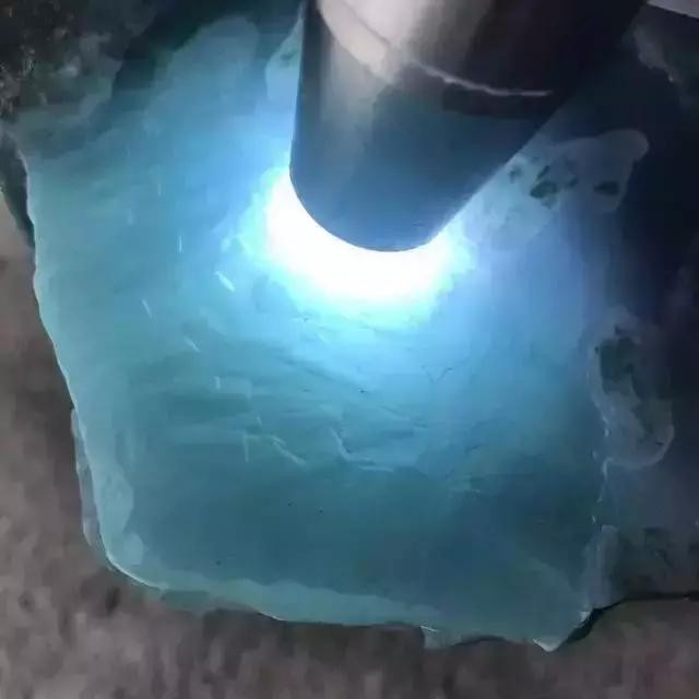 藍底過背金龍魚燈光【但是考試的時候不是說不可以越兩級減檔嗎】