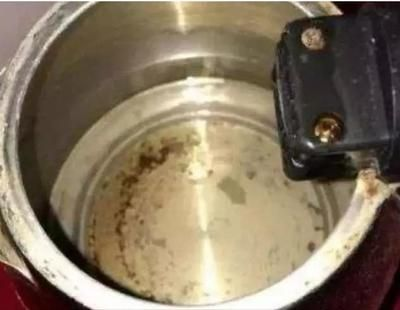 大魚(yú)缸怎么消毒清洗水垢：如何清洗大魚(yú)缸？