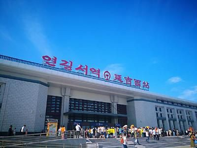 延邊朝鮮族自治州水族館vs祥龍魚場（延邊朝鮮族自治州水族館可能是一個公共展覽設施的場所）