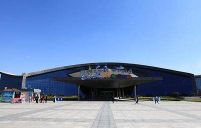 鹽城水族館vs祥龍魚場(chǎng)（鹽城水族館與祥龍魚場(chǎng)之間的差異之前，我們需要明確兩者的主要業(yè)務(wù)和特點(diǎn)）
