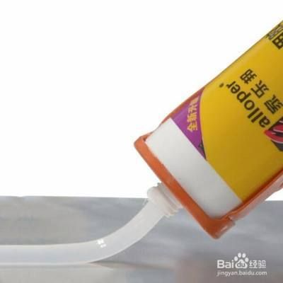大型魚缸底部漏水怎么補(bǔ)膠水：大型魚缸底部漏水修補(bǔ)方法可以幫助您修補(bǔ)大型魚缸底部漏水問題
