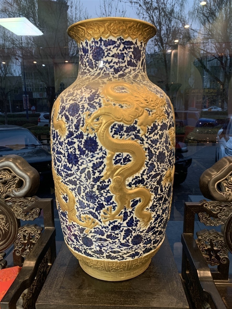 高浮雕