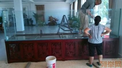 大型魚缸漏水怎么辦妙招：大型魚缸漏水的原因及處理方法