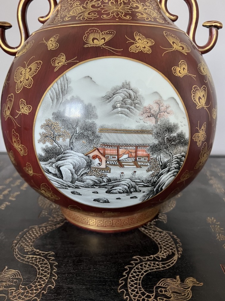 礬紅描金雙耳尊