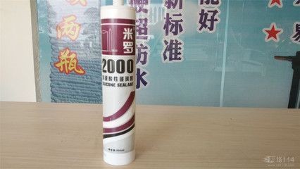 閑事賞賞魚看看書品品茶