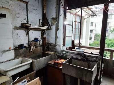 搬家公司魚缸搬碎了怎么處理好：搬家公司損壞了魚缸怎么辦？