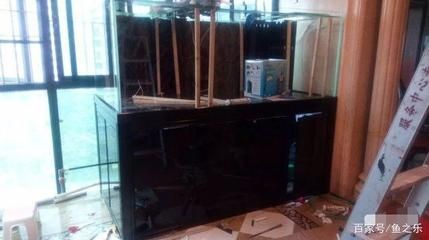 擦魚缸神器粘一起怎么分離：如何分離粘在一起的魚缸 擦魚缸神器粘一起怎么分離：如何分離粘在一起的魚缸 魚缸百科 第1張