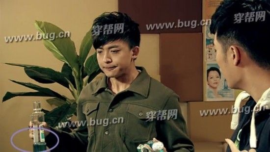 愛情公寓4賣魚缸的演員：《愛情公寓4》中胡一菲買魚缸的細節