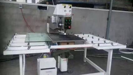 玻璃魚缸可以打孔嗎：玻璃魚缸可以打孔取決于魚缸的類型和打孔的具體要求