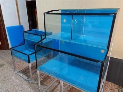 玻璃魚缸什么材質的好：亞克力魚缸和浮法玻璃魚缸各有優缺點