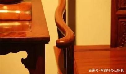 出售自家魚缸,紅木怎么處理的：魚缸中的紅木裝飾需要對紅木進行處理以確保其干凈、安全