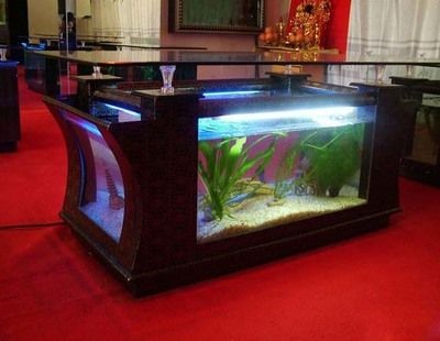 玻璃魚缸跟亞克力魚缸的區(qū)別：亞克力魚缸與玻璃魚缸各有優(yōu)缺點