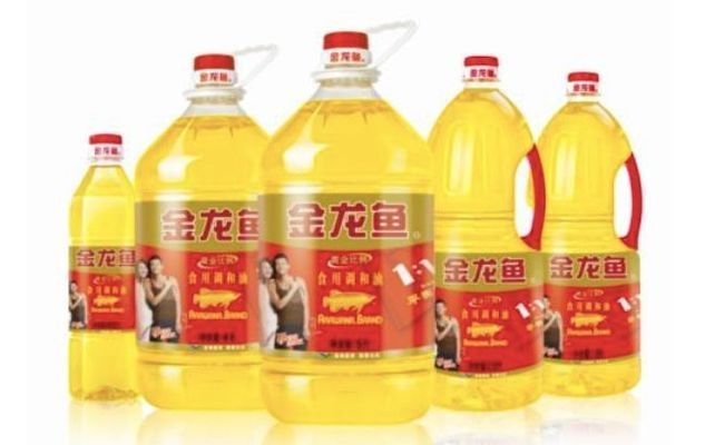 紅龍魚缸用什么背景墻好看呢（紅龍魚缸用什么背景墻好看呢圖片）
