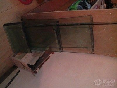 成品魚缸玻璃怎么切割：切割成品魚缸玻璃需要一定的專業知識和技能