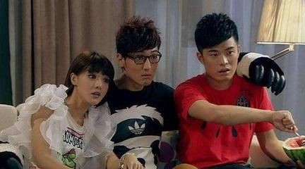 愛情公寓魚缸第幾集：《愛情公寓》中胡一菲買魚缸的情節是什么？