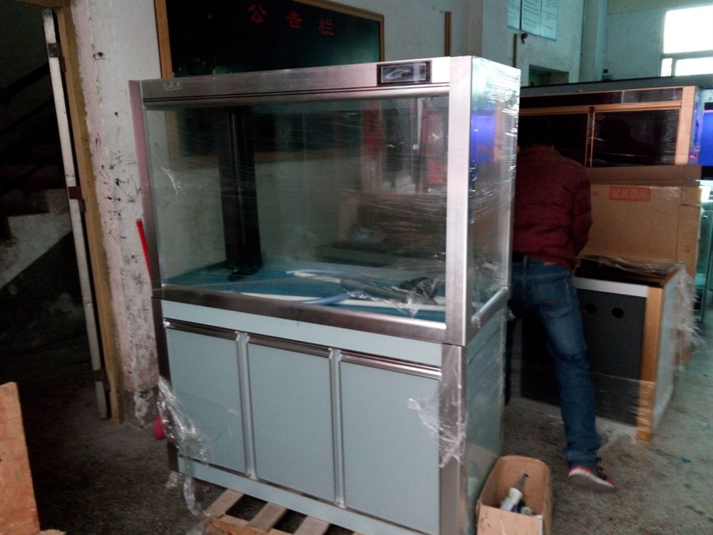 玻璃魚缸的容積是多少：玻璃魚缸容積計算方法，魚缸容積計算指南，如何準確測量您的
