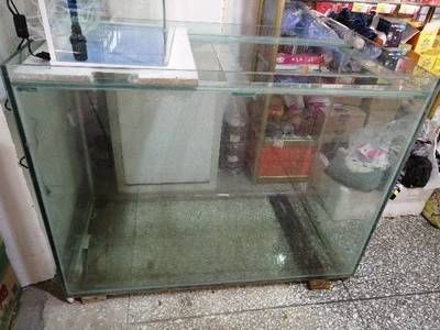 大魚缸滲水怎么補漏,用補漏劑有用嗎：大魚缸滲水怎么辦？魚缸滲水補漏攻略，補漏劑效果解析及緊急