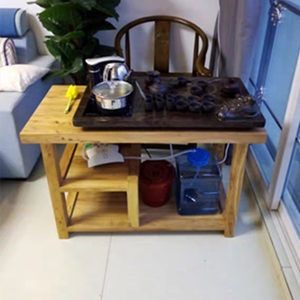 茶水倒入魚缸里：倒入魚缸里的茶水會對魚的生長和健康產(chǎn)生不利影響，水倒入魚缸危害多，影響魚生長健康，養(yǎng)魚需