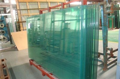 超白玻璃和普通玻璃魚(yú)缸養(yǎng)魚(yú)有差別嗎：超白玻璃和普通玻璃魚(yú)缸的區(qū)別