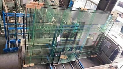 大板玻璃膠能粘魚缸嗎：大板玻璃膠可以用于粘魚缸的選擇和使用注意事項
