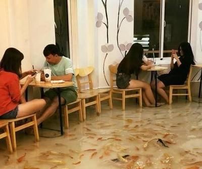 帶我去魚缸咖啡館歌詞：有聲書:王源《魚缸旅館》
